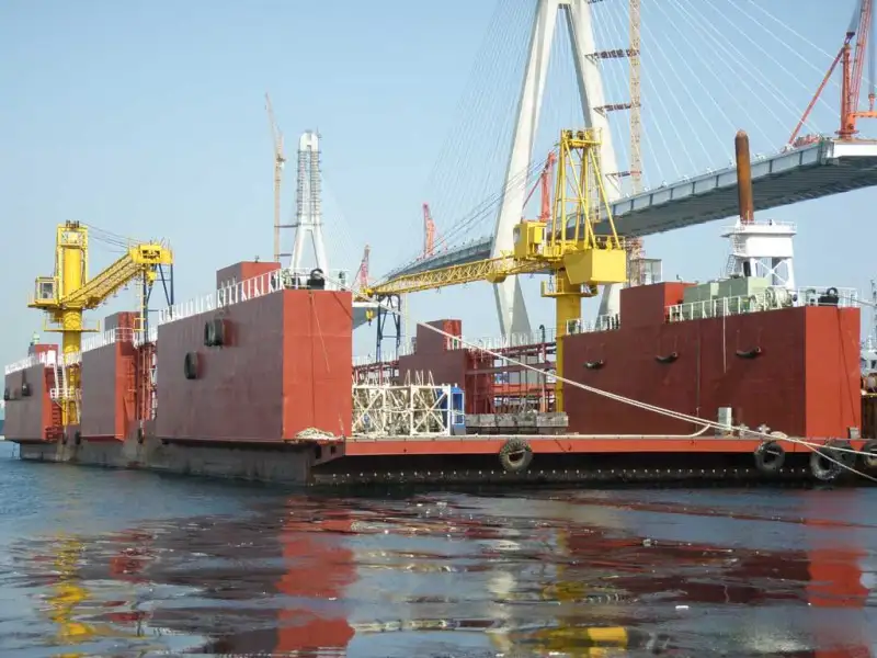 Bến tàu nổi rao bán