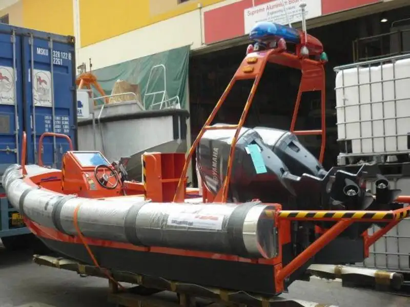 Tàu cứu hộ rao bán