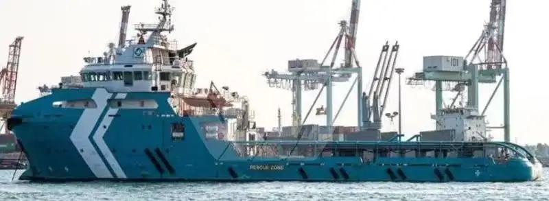 Thuyền kéo rao bán