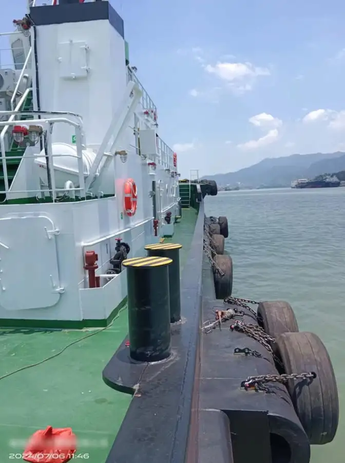 Thuyền kéo rao bán