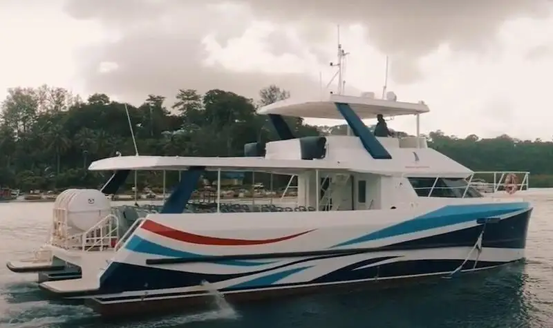 Tàu thuyền rao bán