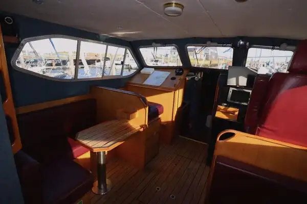 Thuyền tuần tra rao bán