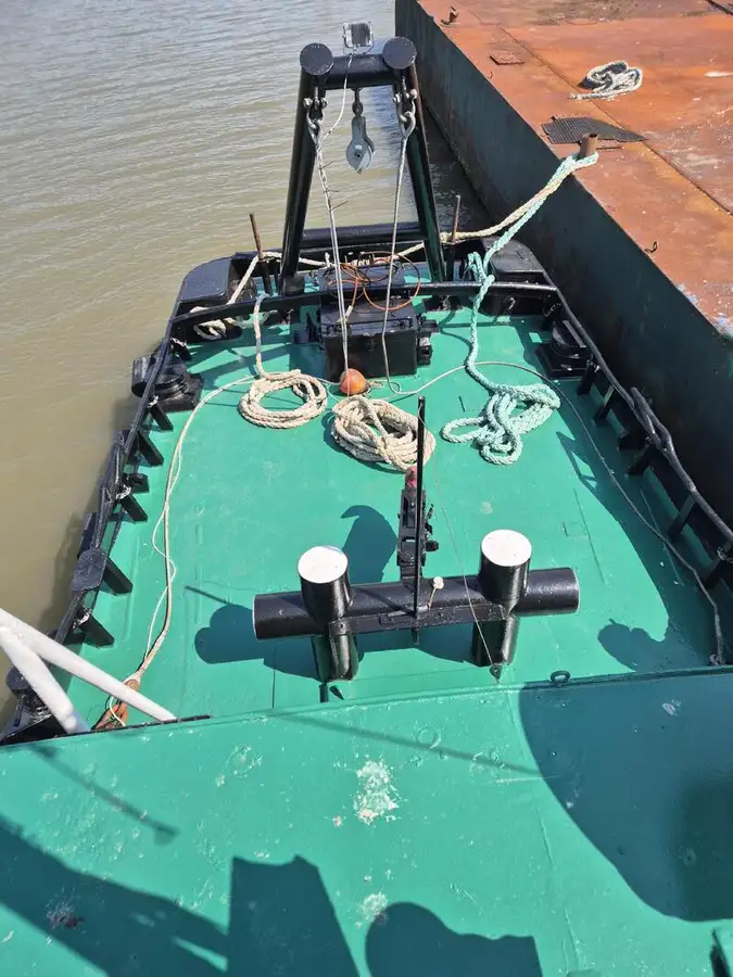 Thuyền kéo rao bán