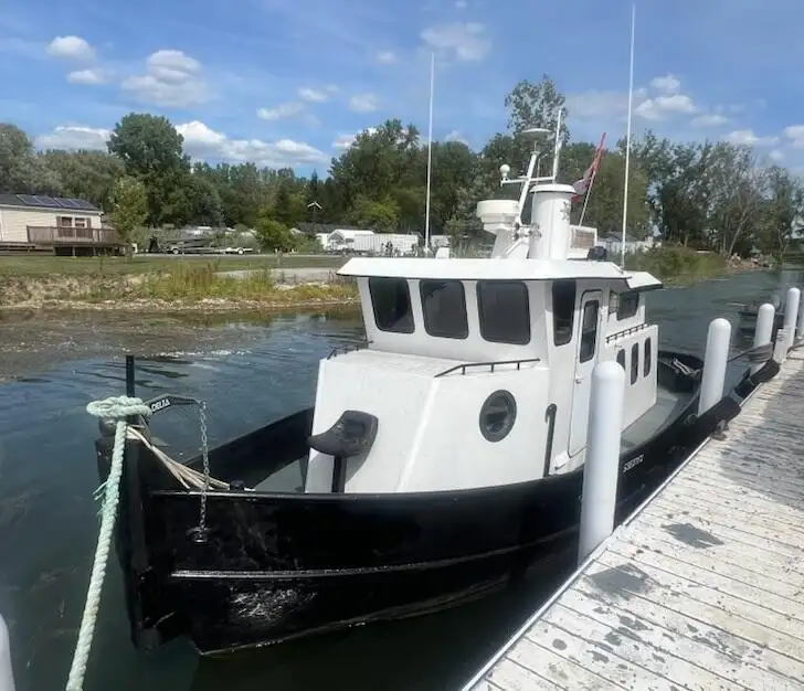 Thuyền kéo rao bán