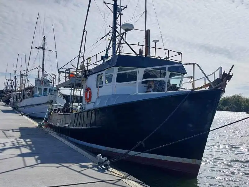 Tàu đường dài rao bán