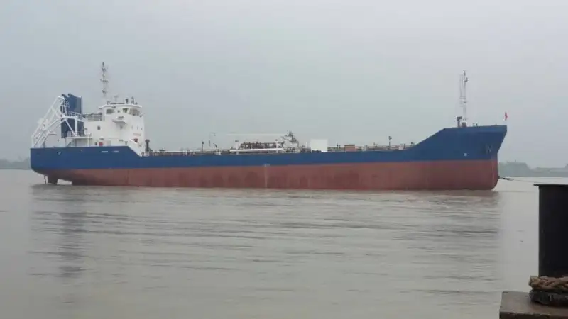 Tàu chở dầu, tàu chở hóa chất rao bán