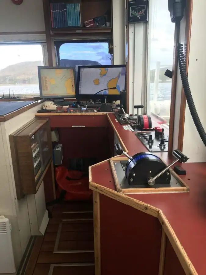 Thuyền kéo rao bán