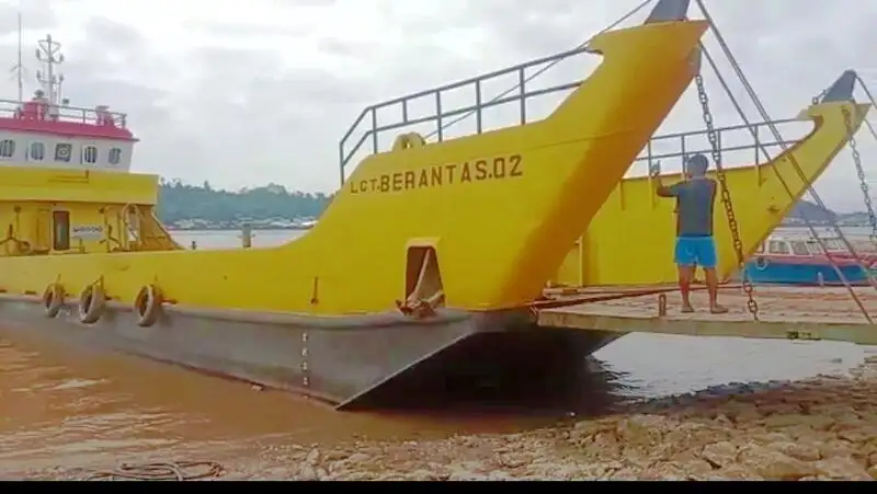 Đổ bộ Thủ công, Xe tăng rao bán