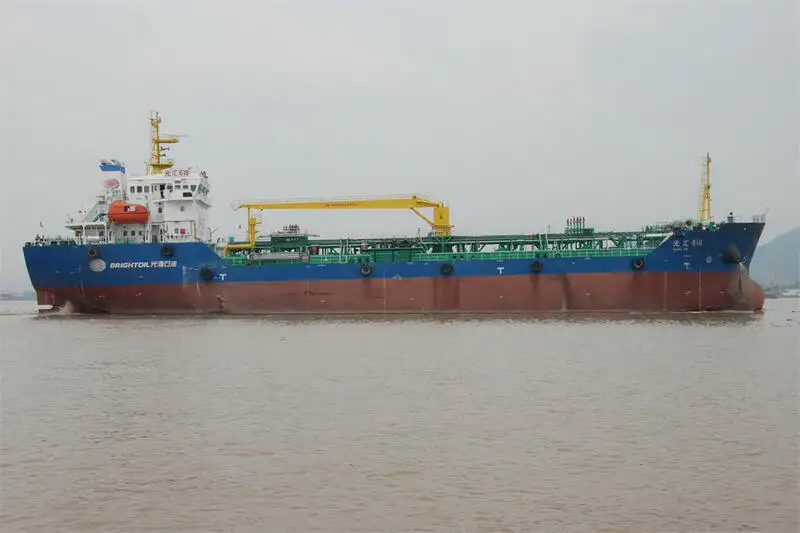 Tàu chở dầu, tàu chở hóa chất rao bán