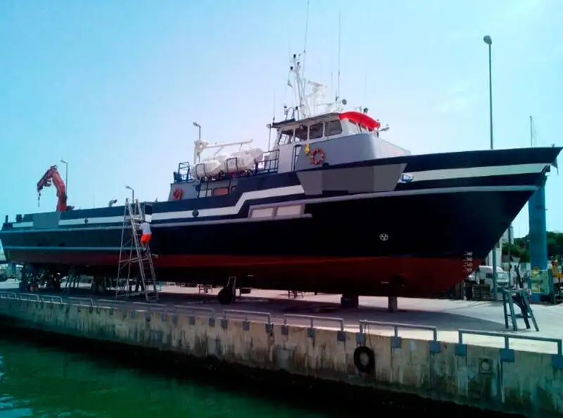 Tàu thuyền rao bán