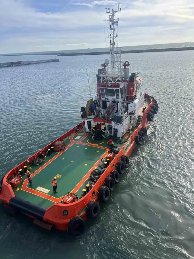 Thuyền kéo rao bán