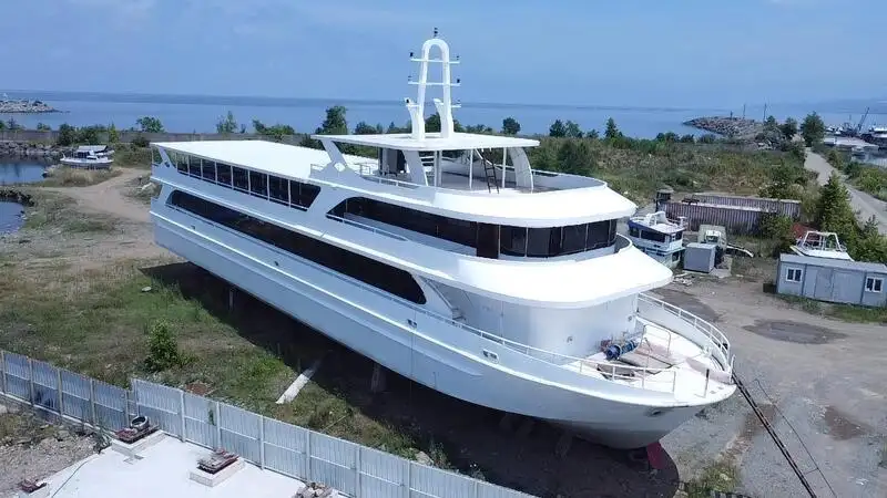 Tàu thuyền rao bán