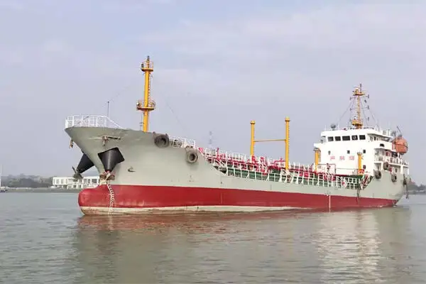 Tàu chở dầu, tàu chở hóa chất rao bán