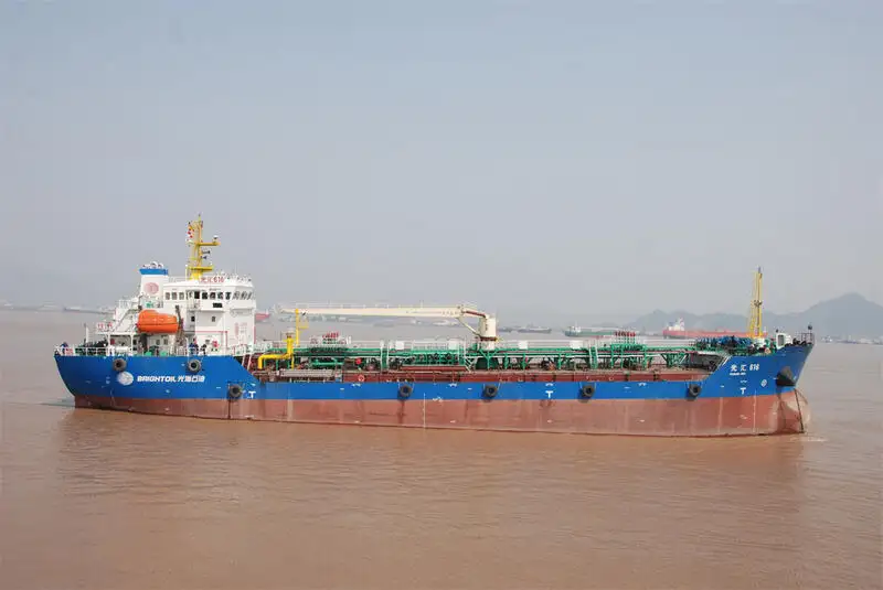 Tàu chở dầu, tàu chở hóa chất rao bán