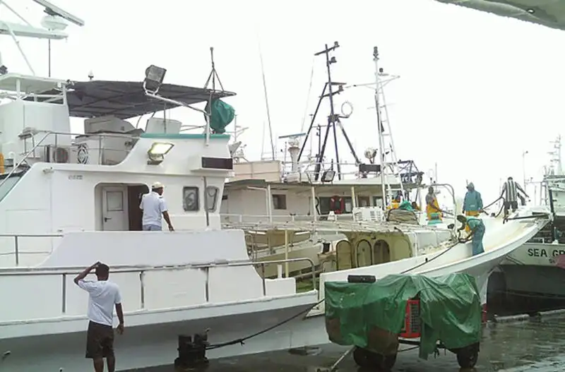 Tàu đường dài rao bán