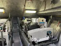 Thuyền hoa tiêu rao bán