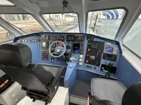 Thuyền hoa tiêu rao bán