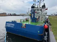 Tàu cung cấp rao bán