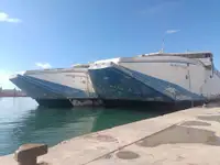 Tàu phà rao bán
