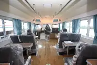 Thuyền hoa tiêu rao bán