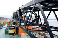 Cần cẩu tàu rao bán