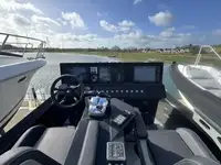 Thuyền bơm hơi cứng rao bán