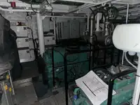 Tàu container rao bán