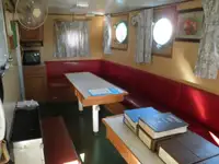 Thuyền kéo rao bán