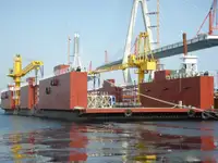 Bến tàu nổi rao bán