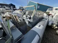 Thuyền bơm hơi cứng rao bán