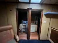 Thuyền lao động rao bán