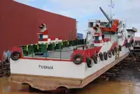 Tàu container rao bán