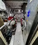 Thuyền hoa tiêu rao bán