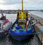 Thuyền kéo rao bán