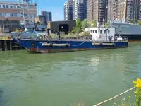 Đổ bộ Thủ công, Xe tăng rao bán