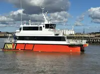 Tàu container rao bán