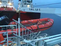 Tàu thuyền rao bán