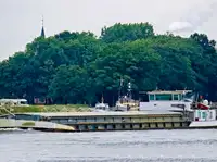 Xà lan rao bán