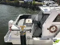 Tàu du lịch rao bán