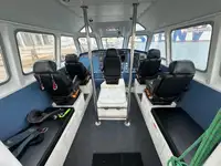 Thuyền hoa tiêu rao bán