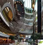 Tàu du lịch rao bán