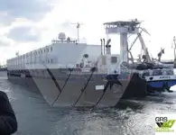 Tàu container rao bán