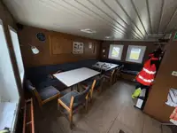 Tàu cung cấp rao bán