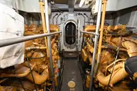 Tàu cứu hộ rao bán