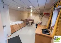 Thuyền lao động rao bán