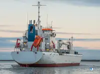 Tàu lạnh rao bán