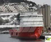 Tàu cung cấp rao bán