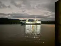 Tàu cung cấp rao bán