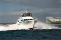 Thuyền lao động rao bán