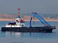 Thuyền lao động rao bán